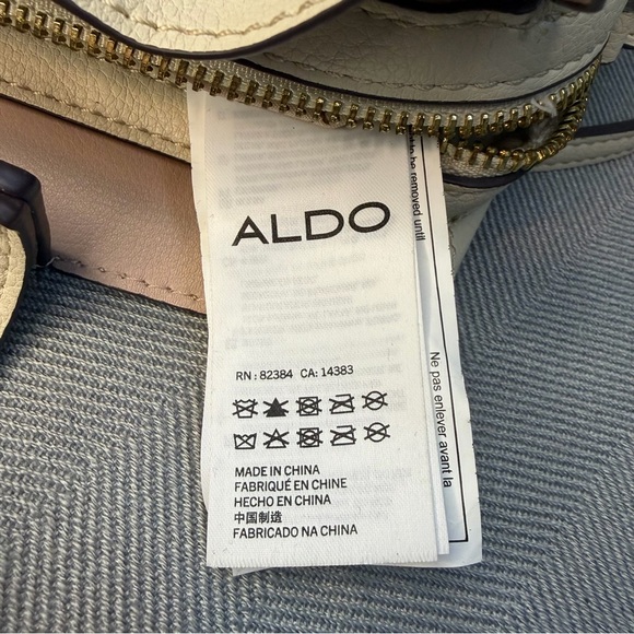 Aldo Crossbody cream colored w/ gold accent adjustable strap snap/zipper closure - Picture 12 of 15